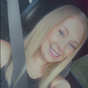 Meet your Posher, Danielle